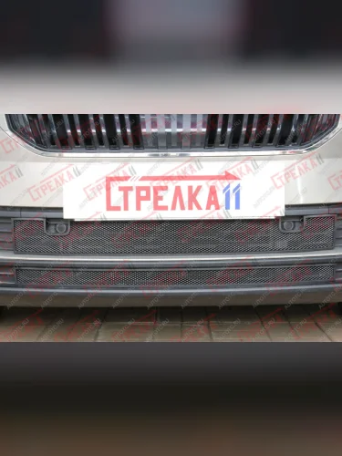 Защита радиатора (низ 2 части) Стрелка11 Стандарт (черная) Skoda Karoq NU7 рестайлинг (2020-2025)