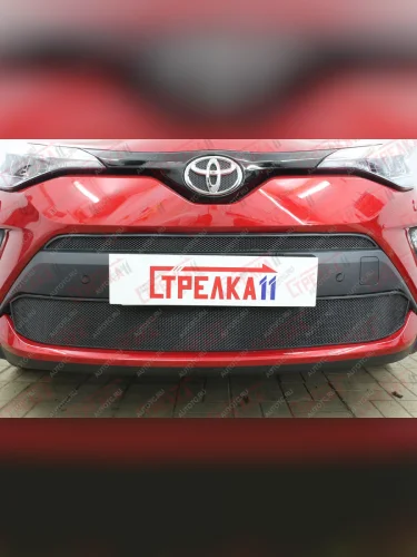 Защита радиатора (верх) Стрелка11 Стандарт (черная) Toyota C-HR NGX10, ZGX10 рестайлинг (2019-2025)