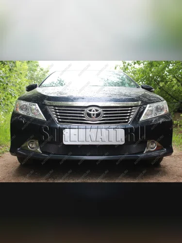 Защита радиатора Стрелка11 Стандарт (черная) Toyota Camry XV50 дорестайлинг (2011-2014)
