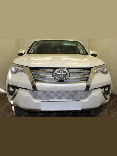 Защита радиатора (верх) (Black Onyx) Стрелка11 PREMIUM (хром) Toyota Fortuner AN160 рестайлинг (2020-2025)