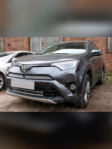 Защита радиатора (верх с камерой) Стрелка11 Стандарт (хром) Toyota RAV4 XA40 5 дв. рестайлинг (2015-2019)