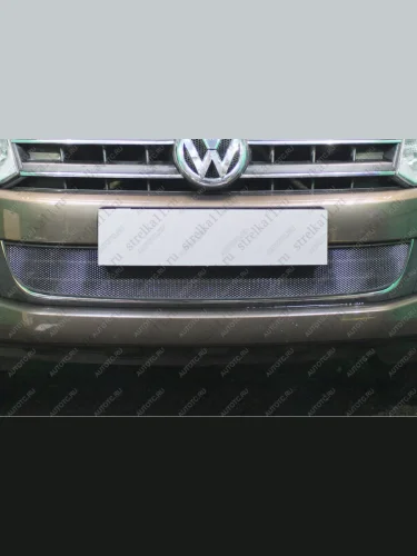 Защита радиатора (с 3-мя горизонтальными ребрами жесткости) Стрелка11 Стандарт (черная) Volkswagen Amarok дорестайлинг (2009-2016)