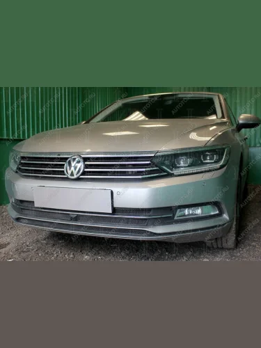 Защита радиатора (3 части с фронтальной камерой) (1.4 TSI) Стрелка11 Стандарт (черная) Volkswagen Passat B8 седан дорестайлинг (2015-2019)