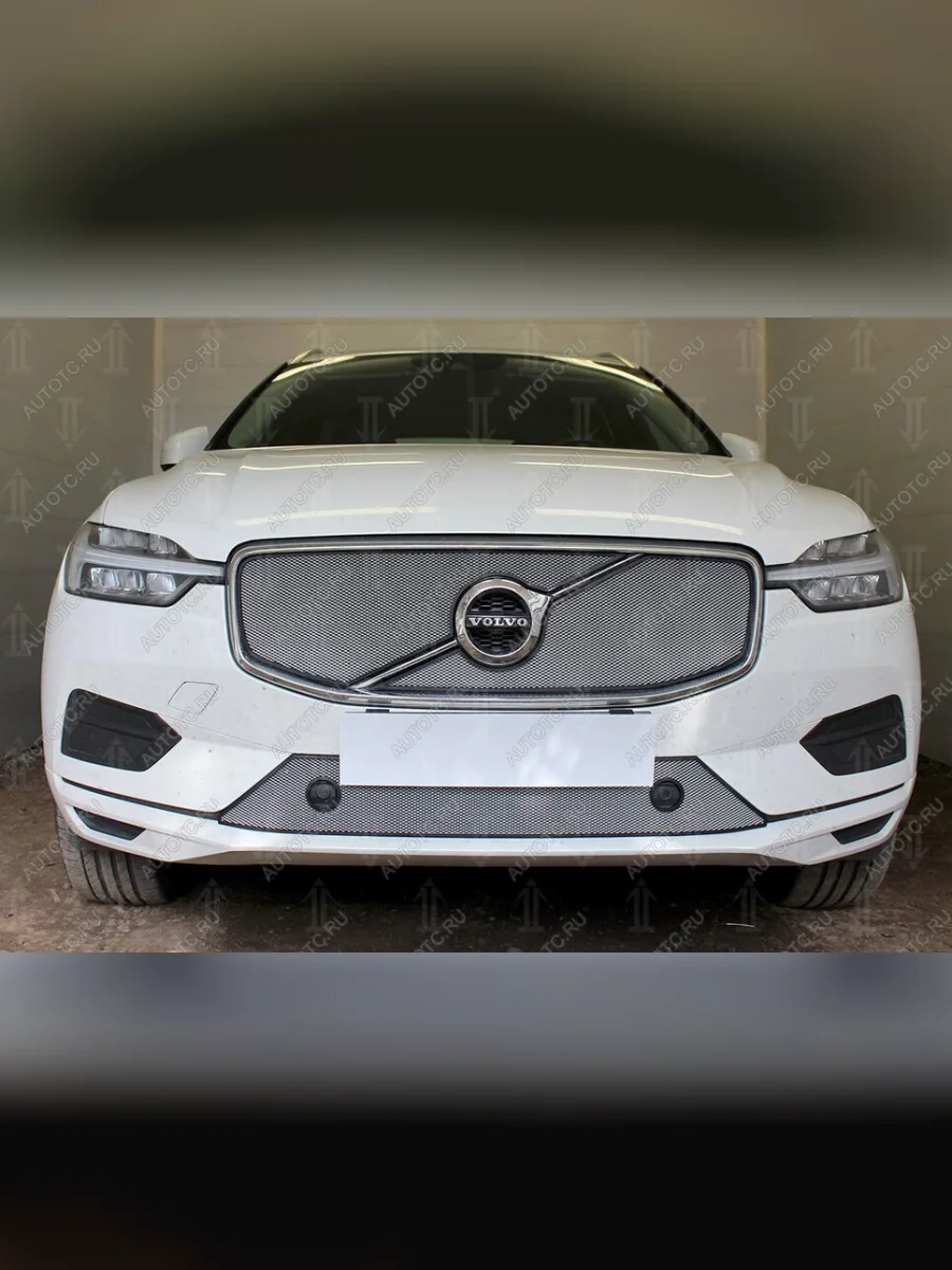 Защита радиатора (Inscription) (верх 2 части) Стрелка11 Стандарт Volvo XC60 (2017-2022) (хром)  в Керчи Республика Крым
