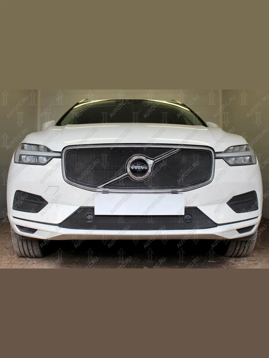 Защита радиатора (R-Design) (верх 2 части) Стрелка11 Стандарт Volvo XC60 (2017-2022) (черная)  в Керчи Республика Крым