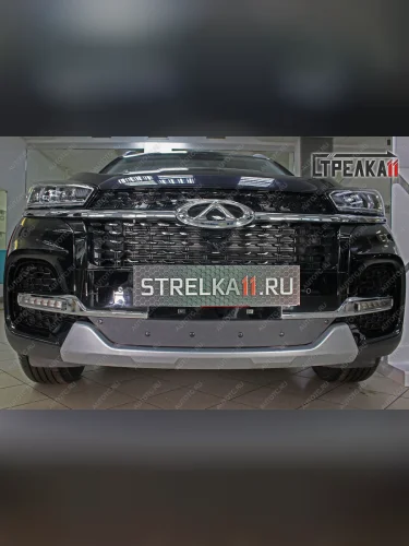 Зимняя заглушка решетки радиатор (низ) Стрелка11 (черная) Chery Tiggo 8 1 T18 рестайлинг (2019-2023)