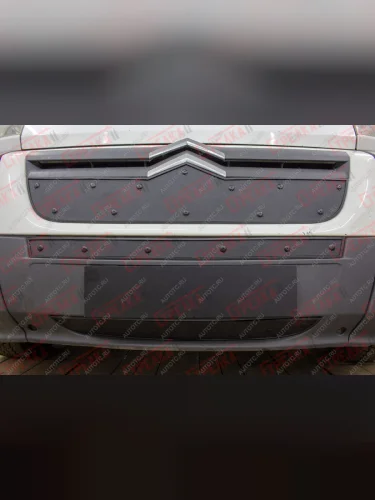 Зимняя заглушка решетки радиатора (середина) Стрелка11 (черная) CITROEN Jumper 250 (2006-2014)