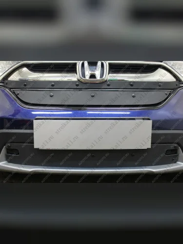 Зимняя заглушка решетки радиатора (2 части верх) Стрелка11 (черная) Honda CR-V RW,RT дорестайлинг (2016-2020)