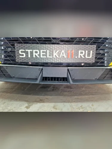 Зимняя заглушка решетки радиатора (низ, 2 части) Стрелка11 (черная) Changan UNI-V лифтбэк (2021-2025)