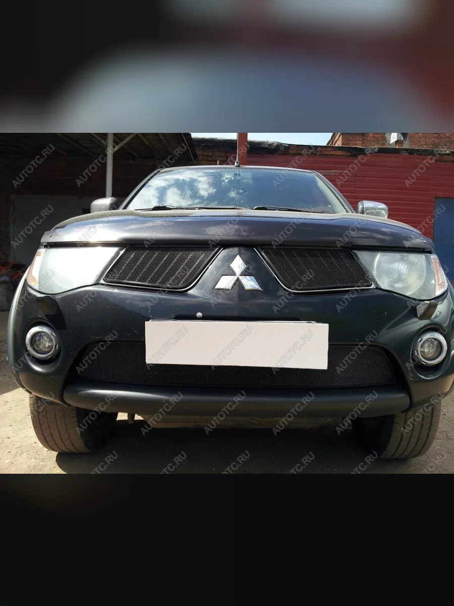 Зимняя заглушка решетки радиатора (низ) Стрелка11 Mitsubishi L200 4  дорестайлинг (2006-2014) (черная)  с доставкой в г. Керчь