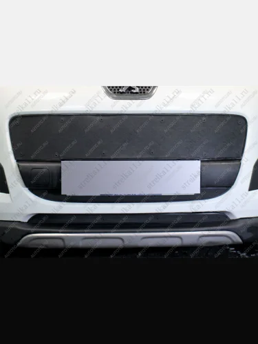 Зимняя заглушка решетки радиатора (верх) Стрелка11 (черная) Peugeot 3008 дорестайлинг (2009-2013)