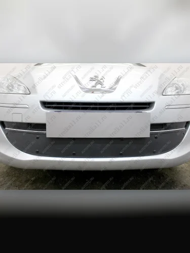 Зимняя заглушка решетки радиатора (3 части) Стрелка11 (черная) Peugeot 408  дорестайлинг (2010-2017)