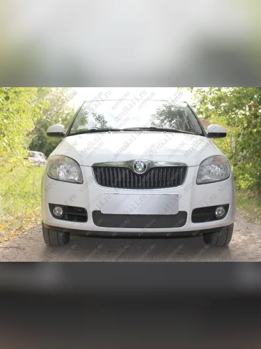 Зимняя заглушка решетки радиатора (низ) Стрелка11 (черная) Skoda Fabia Mk2 универсал дорестайлинг (2007-2010)