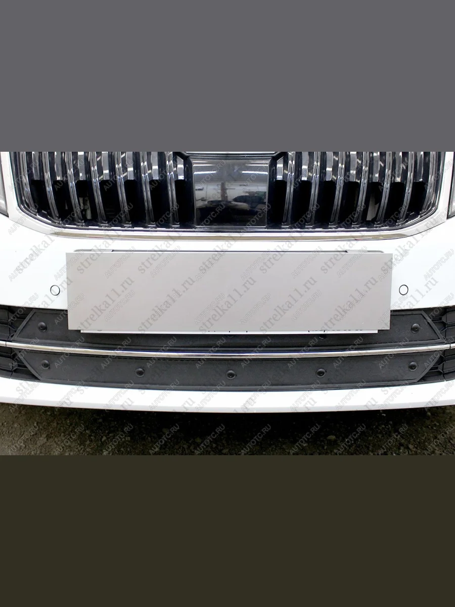 Зимняя заглушка решетки радиатора Стрелка11  Skoda Octavia (2016-2020) A7 (черная)  в Воронеже Воронежской области