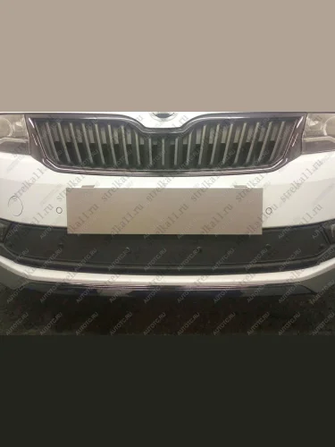 Зимняя заглушка решетки радиатора Стрелка11 (черная) Skoda Rapid NH3 рестайлинг лифтбэк (2017-2020)