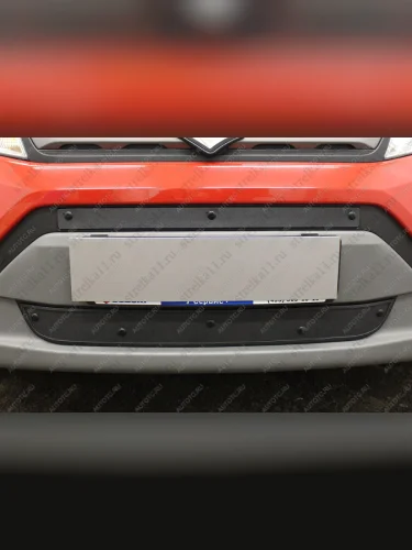 Зимняя заглушка решетки радиатора (2 части) Стрелка11 (черная) Suzuki Vitara LY дорестайлинг (2015-2019)