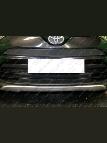 Зимняя заглушка решетки радиатора (верх с камерой) Стрелка11 (черная) Toyota RAV4 XA40 5 дв. рестайлинг (2015-2019)
