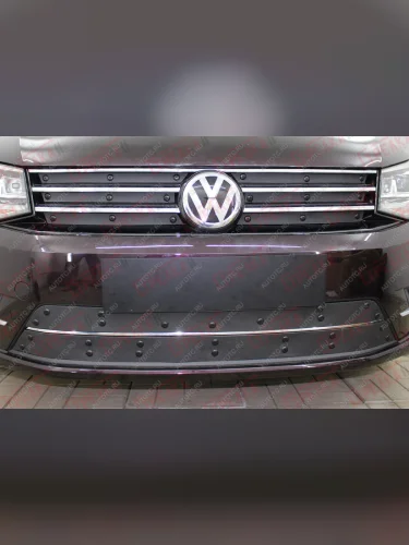 Зимняя заглушка решетки радиатора (верх 6 частей) Стрелка11 (черная) Volkswagen Caddy 2K рестайлинг (2015-2020)