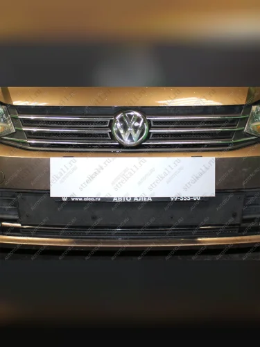 Зимняя заглушка решетки радиатора (4 части верх) Стрелка11 (черная) Volkswagen Polo  Mk5 6R,6C,61 (2015-2020) седан рестайлинг