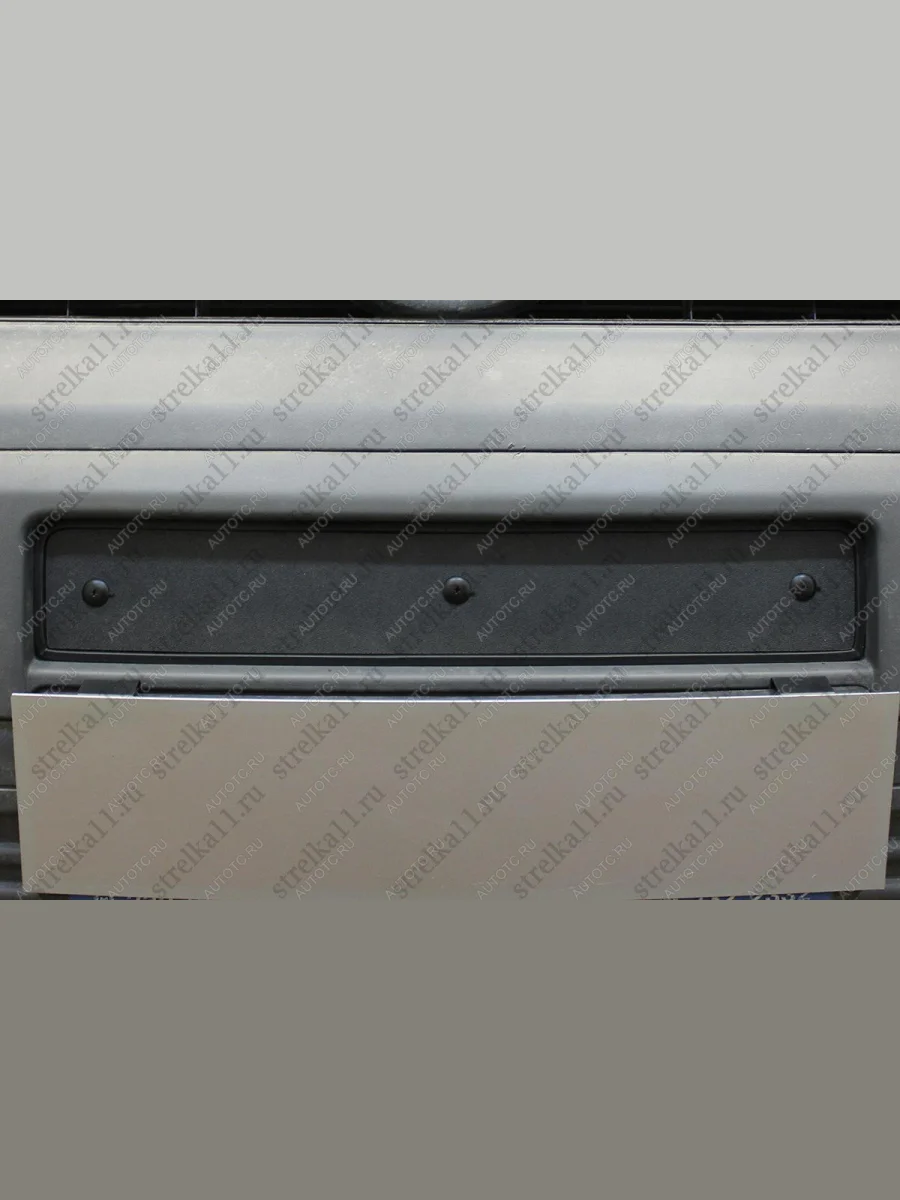 Зимняя заглушка решетки радиатора Стрелка11 Volkswagen Transporter T5 дорестайлинг (2003-2009) (черная)  в Самаре Самарской области