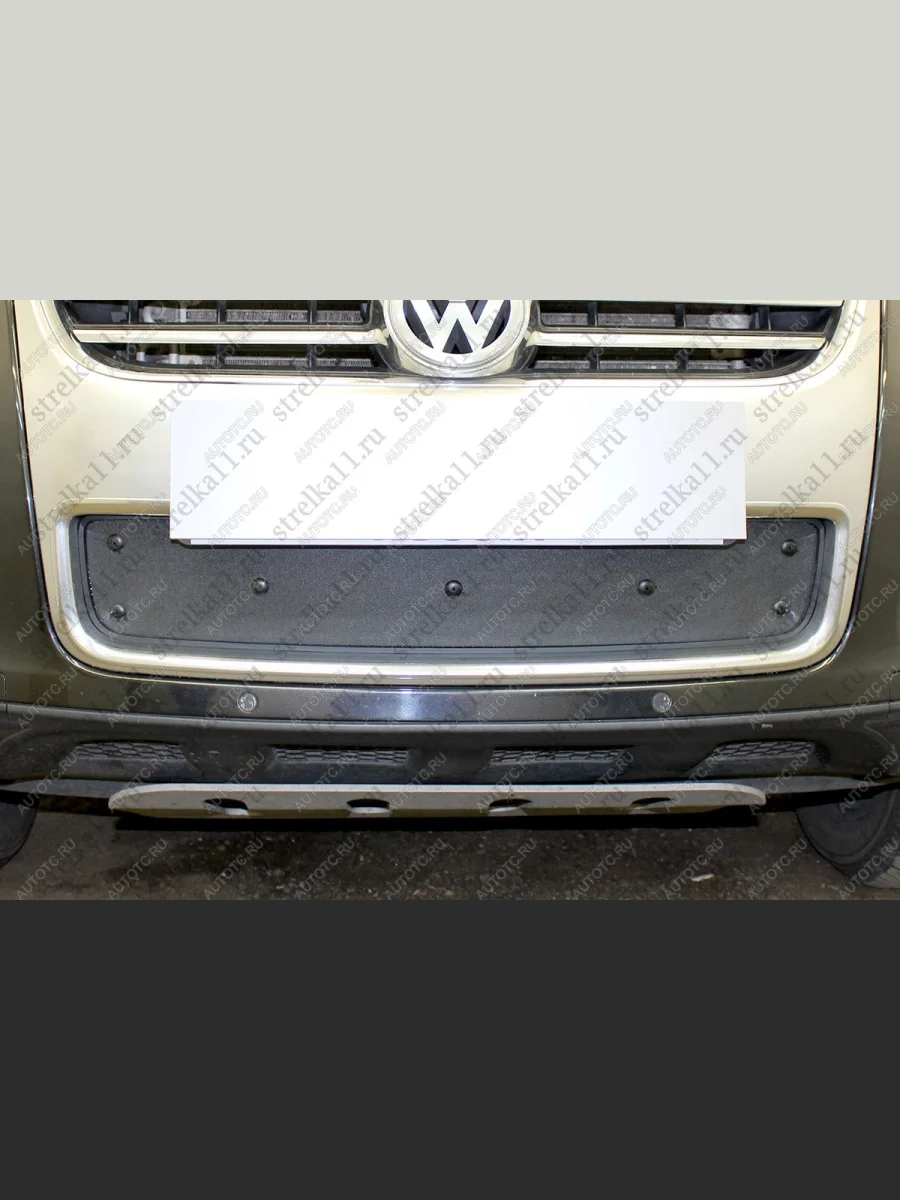 Зимняя заглушка решетки радиатора (низ) Стрелка11 Volkswagen Touareg 1 GP рестайлинг (2006-2010) (черная)  в Перми Пермском крае