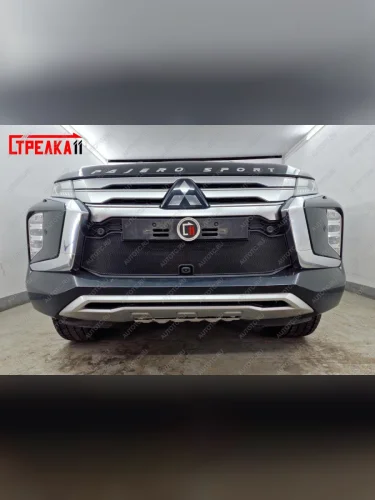 Защита радиатора Стрелка11 Стандарт (черная) Mitsubishi Pajero Sport QF рестайлинг (2019-2022)