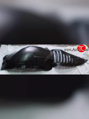 Правый подкрылок передний (передняя часть) TYG Peugeot 407 универсал (2004-2011)