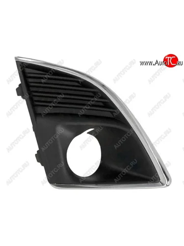 Правая решетка переднего бампера (с отверстием под ПТФ, пр-во Китай) BODYPARTS (вставка хром) Chevrolet Cruze J300 седан рестайлинг (2012-2015)