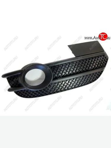 Правая решетка переднего бампера (с отверстием под ПТФ, пр-во Китай) BODYPARTS Audi Q3 8U дорестайлинг (2011-2015)