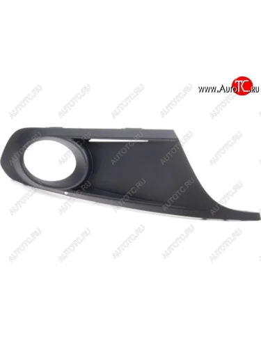 Правая решетка переднего бампера (с отверстием под ПТФ, пр-во Тайвань) TYG Volkswagen Jetta A6 седан дорестайлинг (2011-2015)