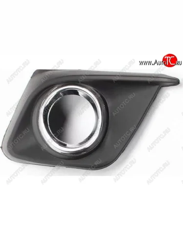 Правая решетка переднего бампера (с отверстием под ПТФ, пр-во Китай) CHINA (вставка хром) Mazda 3/Axela BM дорестайлинг седан (2013-2016)