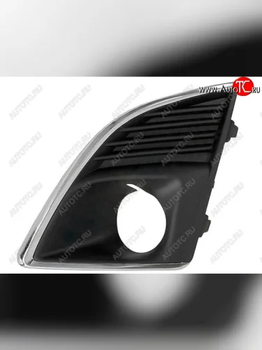 Левая решетка переднего бампера (с отверстием под ПТФ, пр-во Китай) BODYPARTS (вставка хром) Chevrolet Cruze J300 седан рестайлинг (2012-2015)