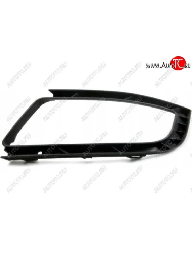 Левая решетка переднего бампера (с отверстием под ПТФ, пр-во Китай) BODYPARTS Skoda Superb (B6) 3T лифтбэк рестайлинг (2013-2015)