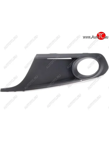 Левая решетка переднего бампера (с отверстием под ПТФ, пр-во Тайвань) TYG Volkswagen Jetta A6 седан дорестайлинг (2011-2015)