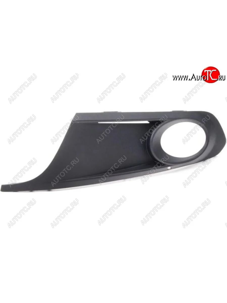 Левая решетка переднего бампера (с отверстием под ПТФ, пр-во Тайвань) TYG Volkswagen Jetta A6 седан дорестайлинг (2011-2015)  в Керчи Республика Крым