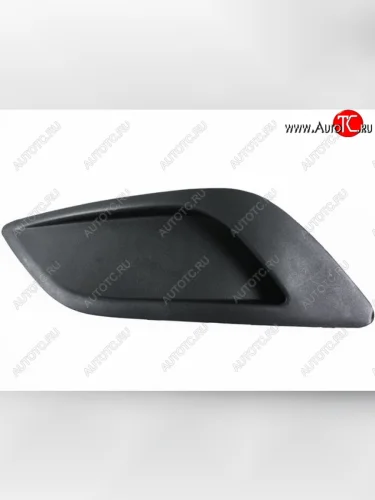 Левая вставка воздухозаборника переднего бампера (пр-во Китай) BodyParts Ford Focus 2 седан рестайлинг (2007-2011)