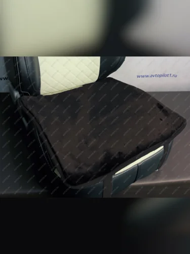 Квадраты на сиденья ( короткий ворс искусственный.мех ) Автопилот (черный) 