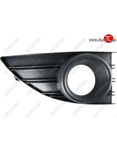 Правая решетка переднего бампера (с отверстием под ПТФ, пр-во Тайвань) LOMAPLAST Renault Fluence дорестайлинг (2010-2012)