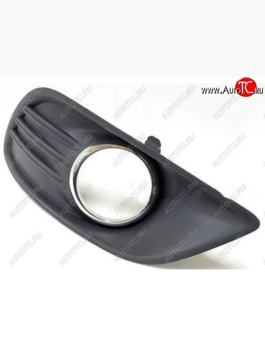 Правая решетка переднего бампера (с отверстием под ПТФ, пр-во Тайвань) API (молдинг хром) Ford Focus 2 седан рестайлинг (2007-2011)