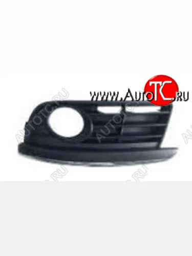 Правая решетка переднего бампера (с отверстием под ПТФ, пр-во Китай) BODYPARTS Volkswagen Jetta A5 седан (2005-2011)