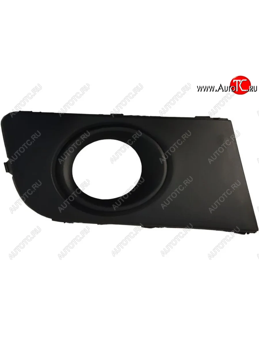 Правая решетка переднего бампера (с отверстием под ПТФ, пр-во Тайвань) LOMAPLAST Volkswagen Amarok дорестайлинг (2009-2016)  в Самаре Самарской области