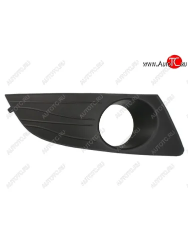 Правая вставка переднего бампера (с отверстием под ПТФ, пр-во Тайвань) TYG Renault Logan 1 рестайлинг (2010-2016)