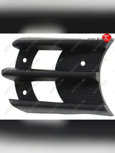 Правая вставка переднего бампера (с отверстием под ПТФ, пр-во Китай) BODYPARTS Mitsubishi Pajero Sport PA дорестайлинг (1996-2004)