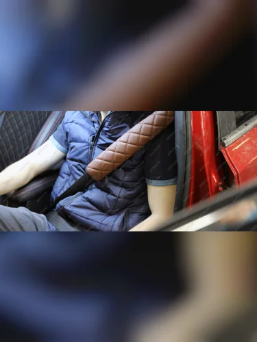 Накладка на ремень безопасности (комплект экокожа) Автопилот Toyota Caldina T210 дорестайлинг универсал (1997-1999) (темно-коричневый)