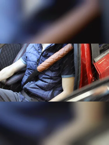 Накладка на ремень безопасности (комплект экокожа) Автопилот Toyota Caldina T210 дорестайлинг универсал (1997-1999) (коричневый)