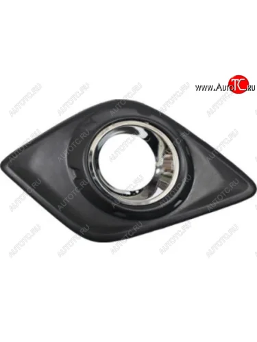 Левая вставка переднего бампера (с отверстием под ПТФ, пр-во Тайвань) LOMAPLAST (молдинг хром) Toyota Hilux AN120 дорестайлинг (2016-2020)