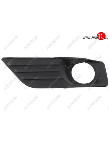 Правая вставка переднего бампера (с отверстием под ПТФ, пр-аво Тайвань) TYG Ford Focus 2 хэтчбэк 3 дв. дорестайлинг (2004-2007)