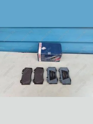 Колодки тормозные передние (4шт.) BOSCH Mercedes-Benz C-Class W203 дорестайлинг седан (2000-2004)