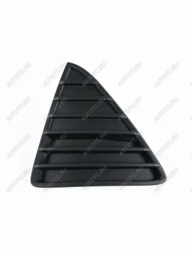 Левая вставка переднего бампера BodyParts Ford Focus 3 хэтчбэк дорестайлинг (2010-2015)