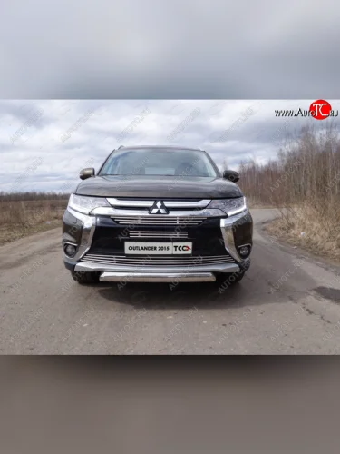 Нижняя декоративная вставка в бампер ТСС Тюнинг (d 12 мм) Mitsubishi Outlander GF 2-ой рестайлинг (2015-2018)